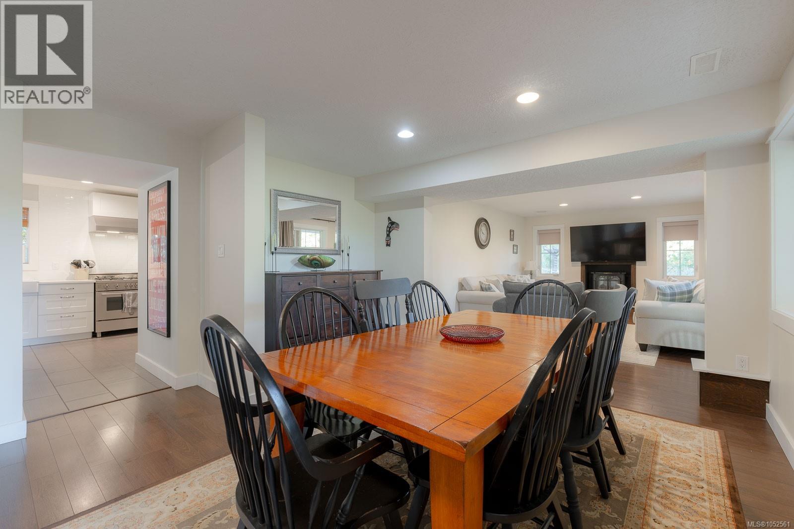 1035 Briarwood Cres