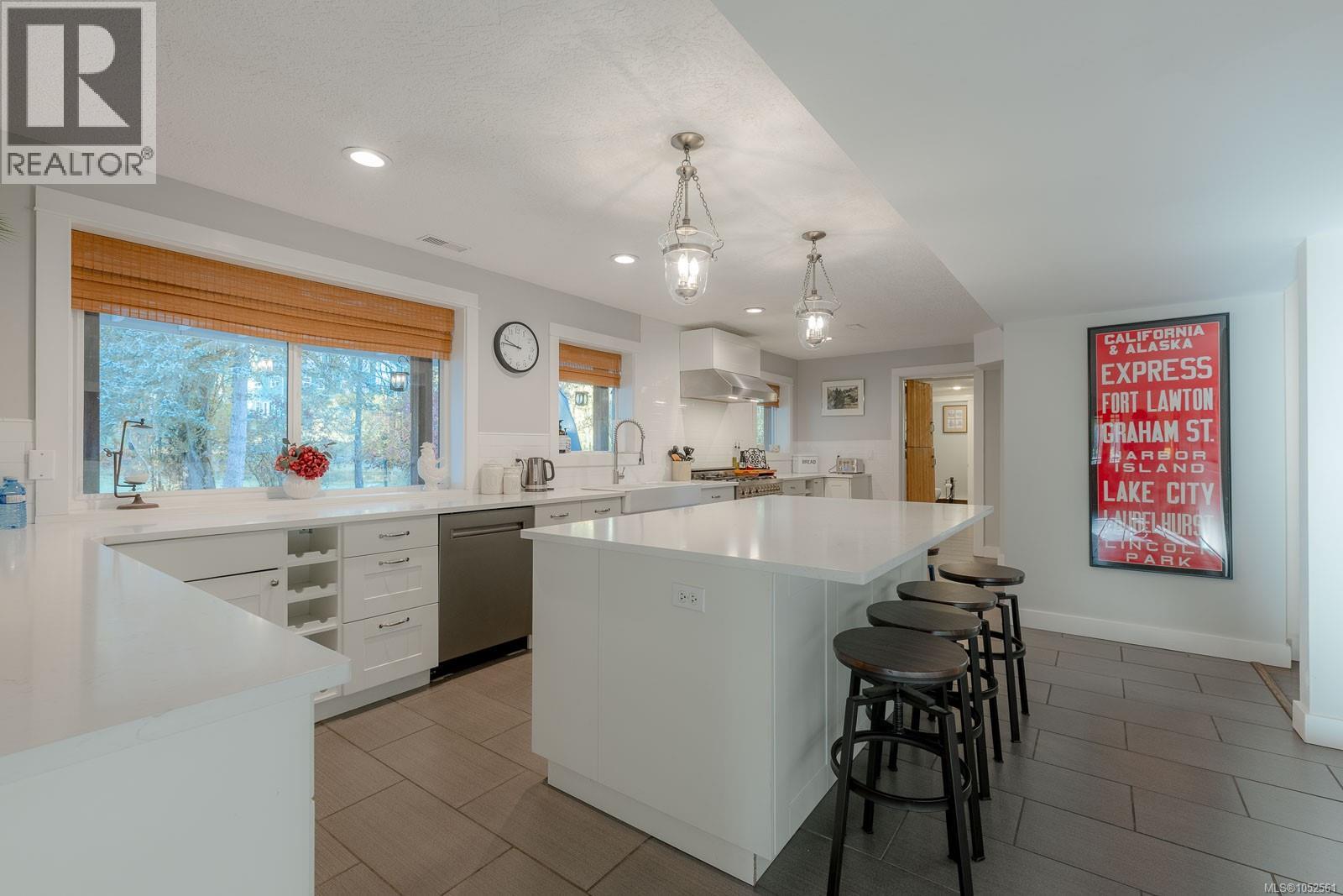 1035 Briarwood Cres