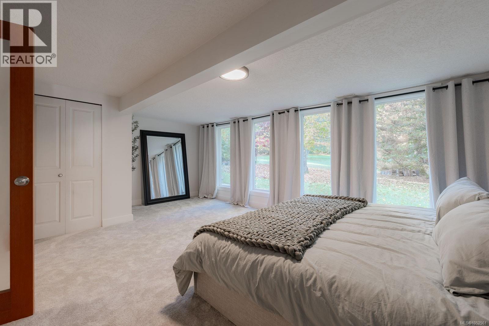 1035 Briarwood Cres