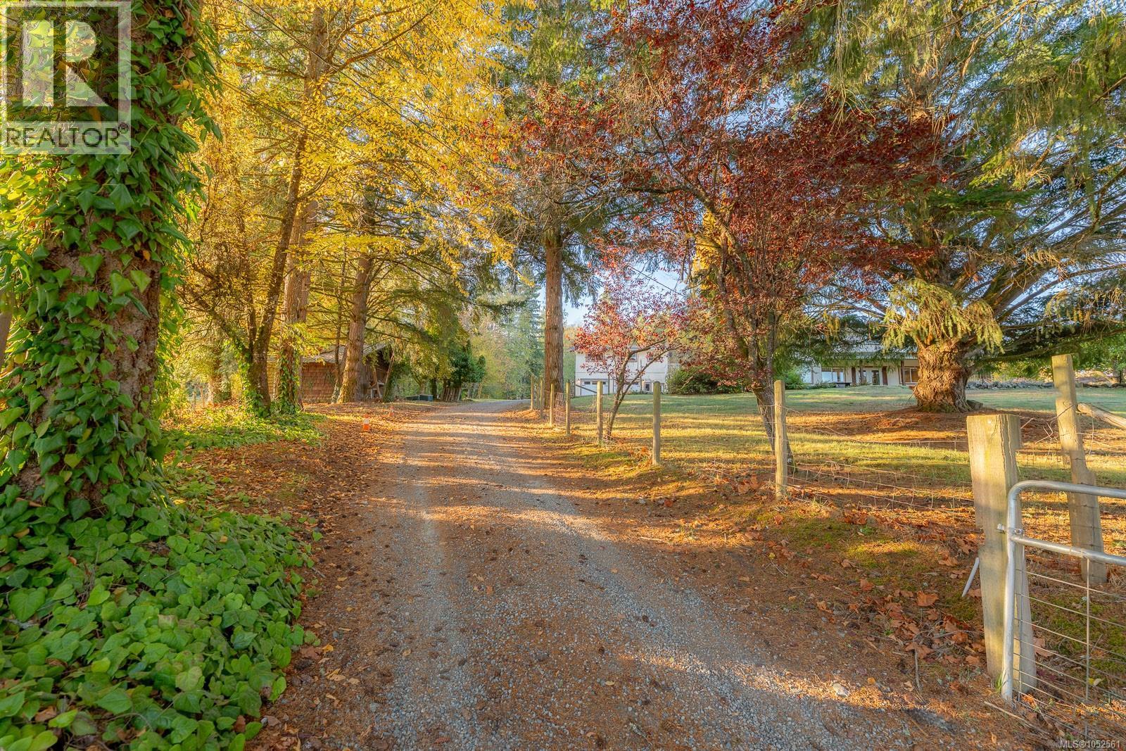 1035 Briarwood Cres