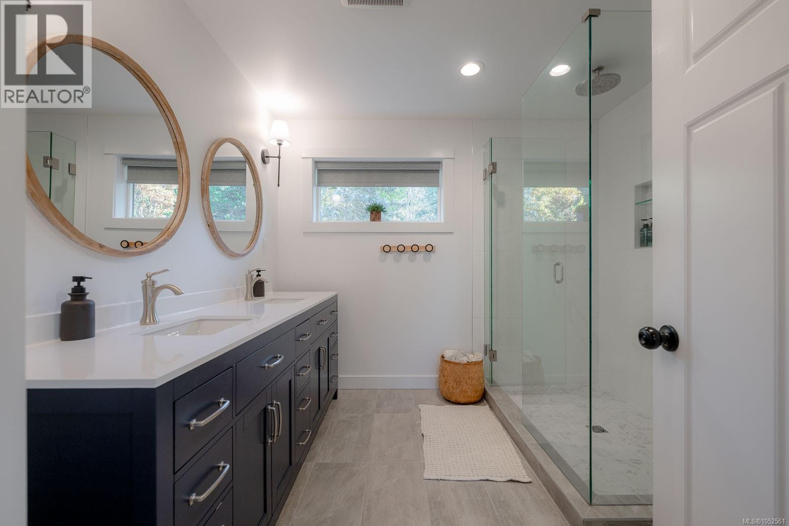 1035 Briarwood Cres
