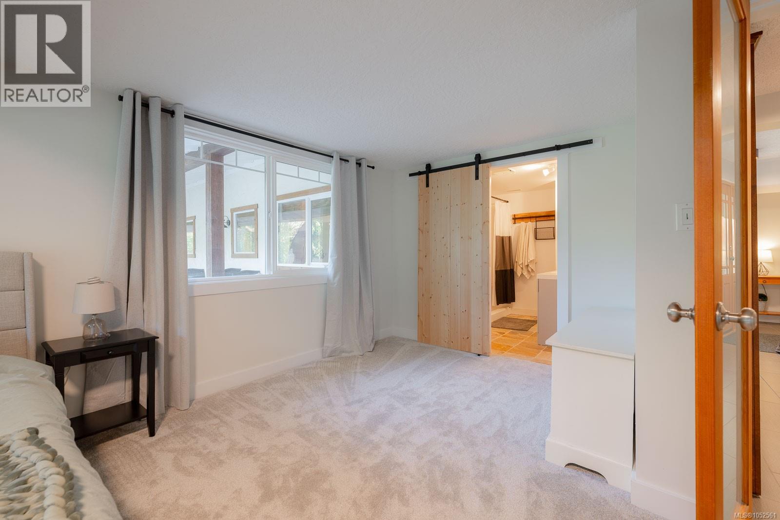 1035 Briarwood Cres