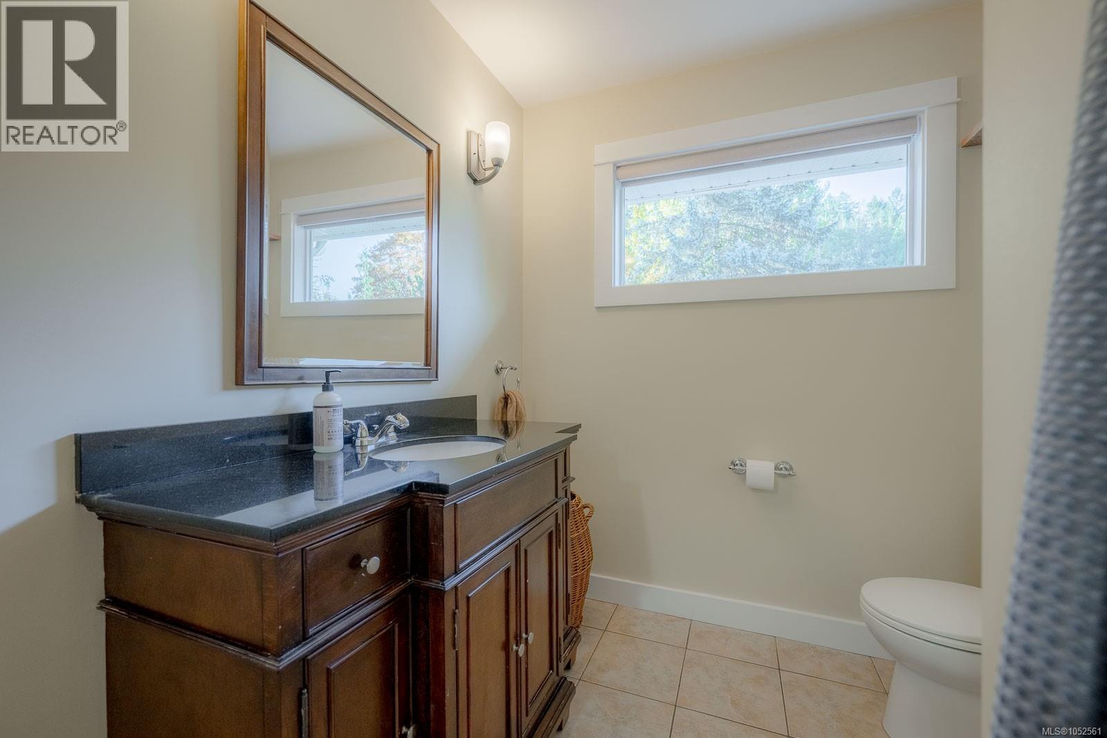 1035 Briarwood Cres