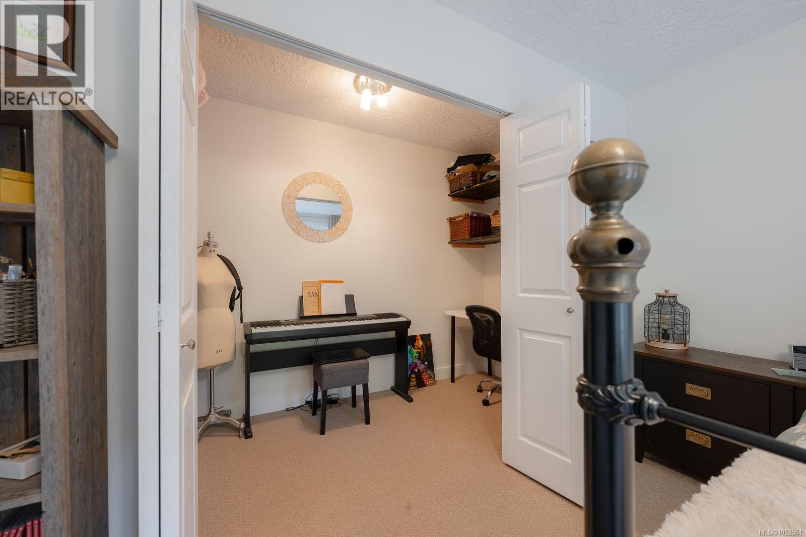 1035 Briarwood Cres
