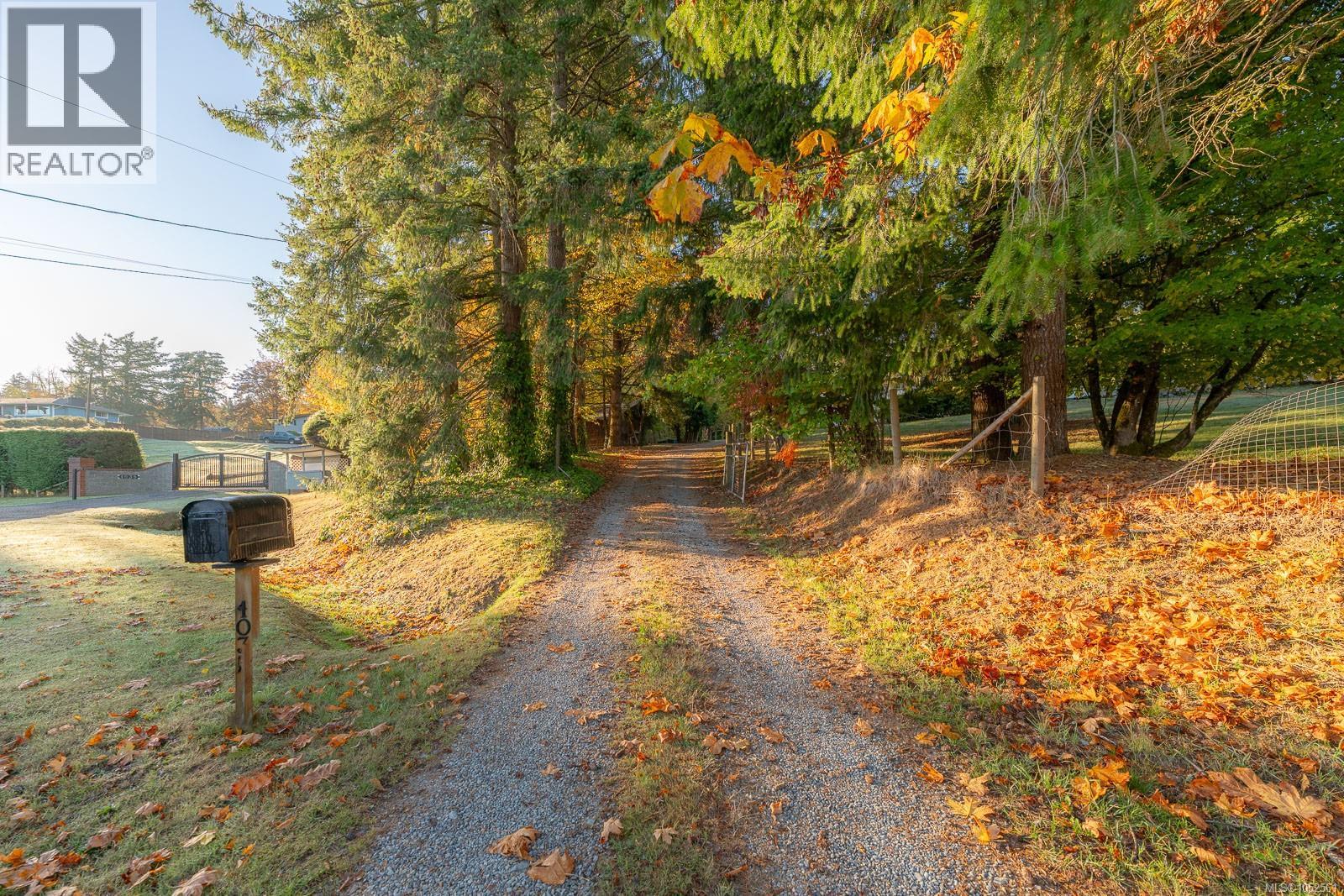 1035 Briarwood Cres