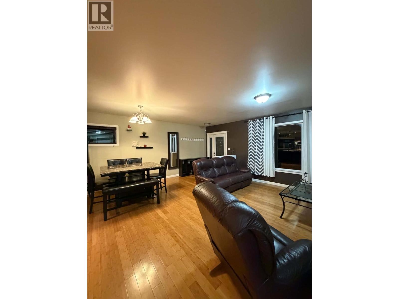 869 106 Avenue, Dawson Creek, British Columbia  V1G 2N6 - Photo 4 - 10404632