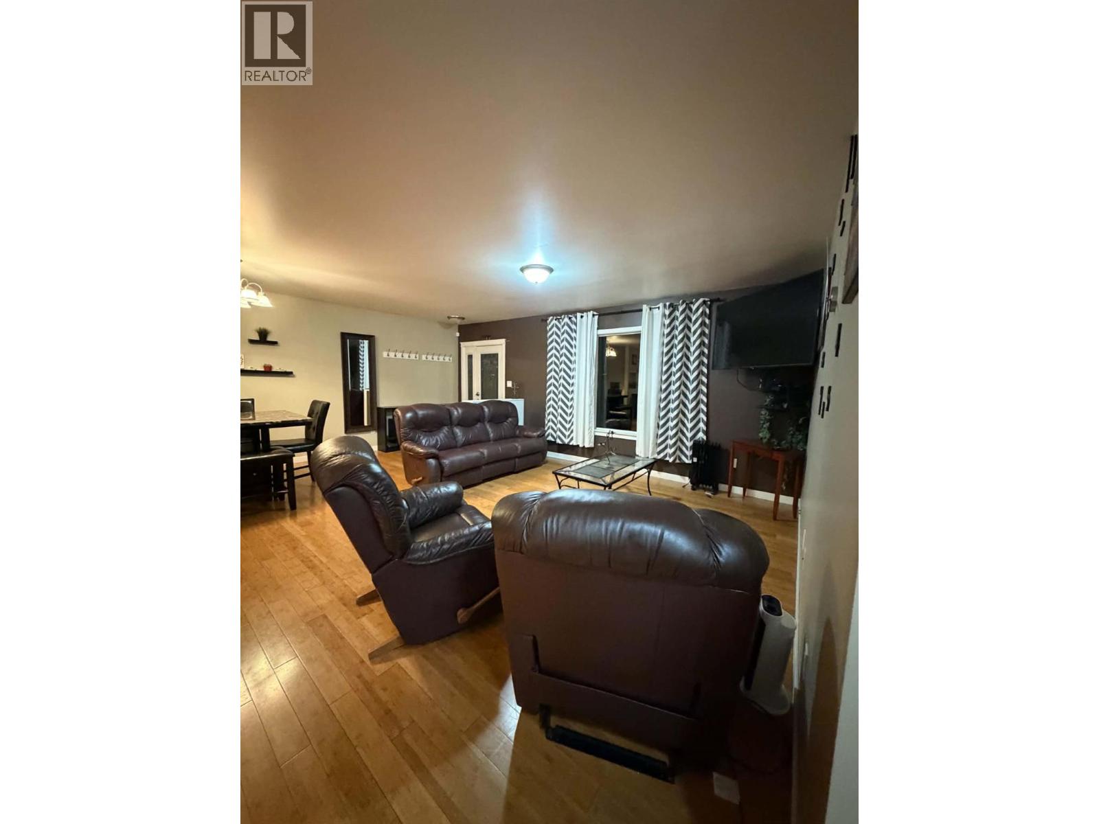 869 106 Avenue, Dawson Creek, British Columbia  V1G 2N6 - Photo 5 - 10404632