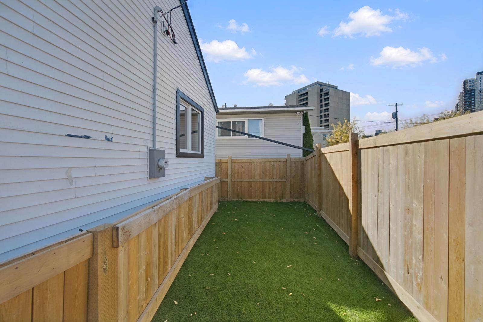 10936 82 St NW, Edmonton, AB