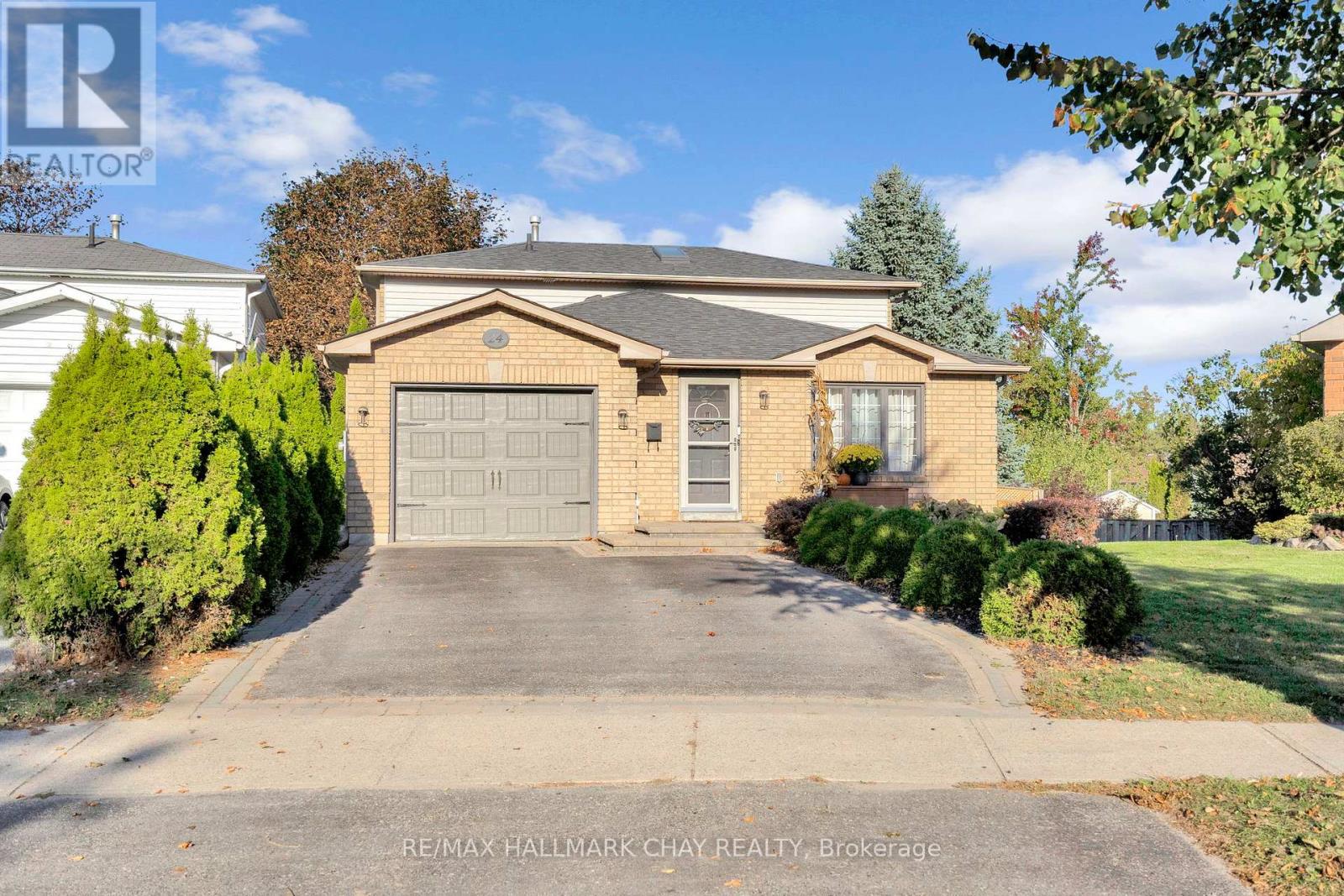 24 RUNDLE CRESCENT, barrie (holly), Ontario