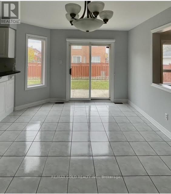 Upper - 25 Giza Crescent, Brampton, Ontario  L6R 2R2 - Photo 10 - W14122714