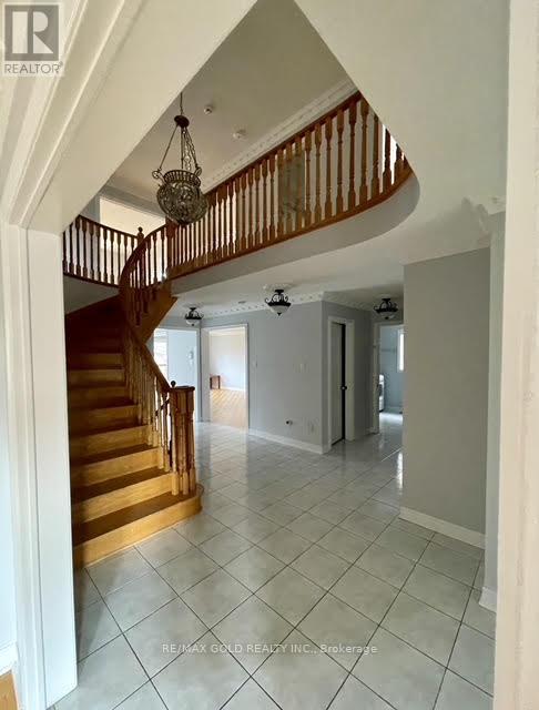 Upper - 25 Giza Crescent, Brampton, Ontario  L6R 2R2 - Photo 13 - W14122714