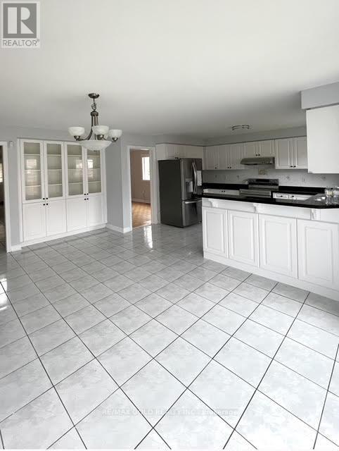 Upper - 25 Giza Crescent, Brampton, Ontario  L6R 2R2 - Photo 7 - W14122714
