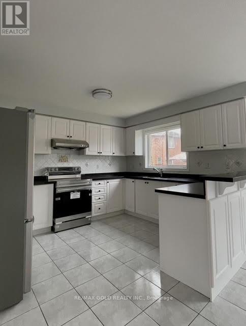 Upper - 25 Giza Crescent, Brampton, Ontario  L6R 2R2 - Photo 8 - W14122714