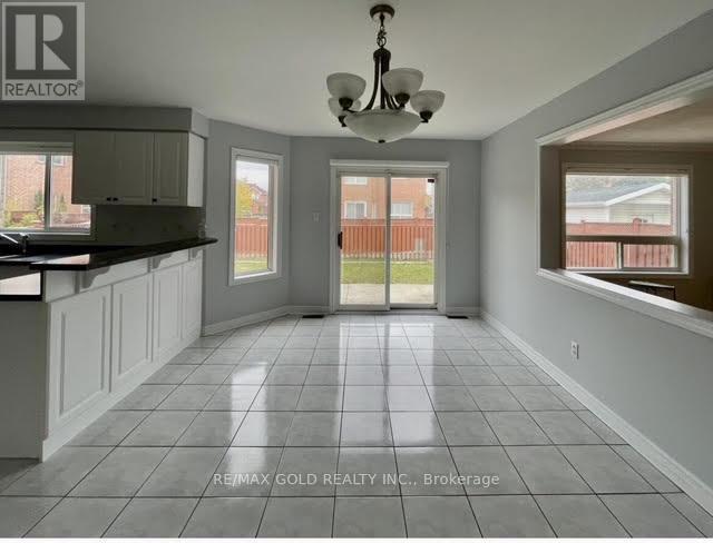 Upper - 25 Giza Crescent, Brampton, Ontario  L6R 2R2 - Photo 9 - W14122714