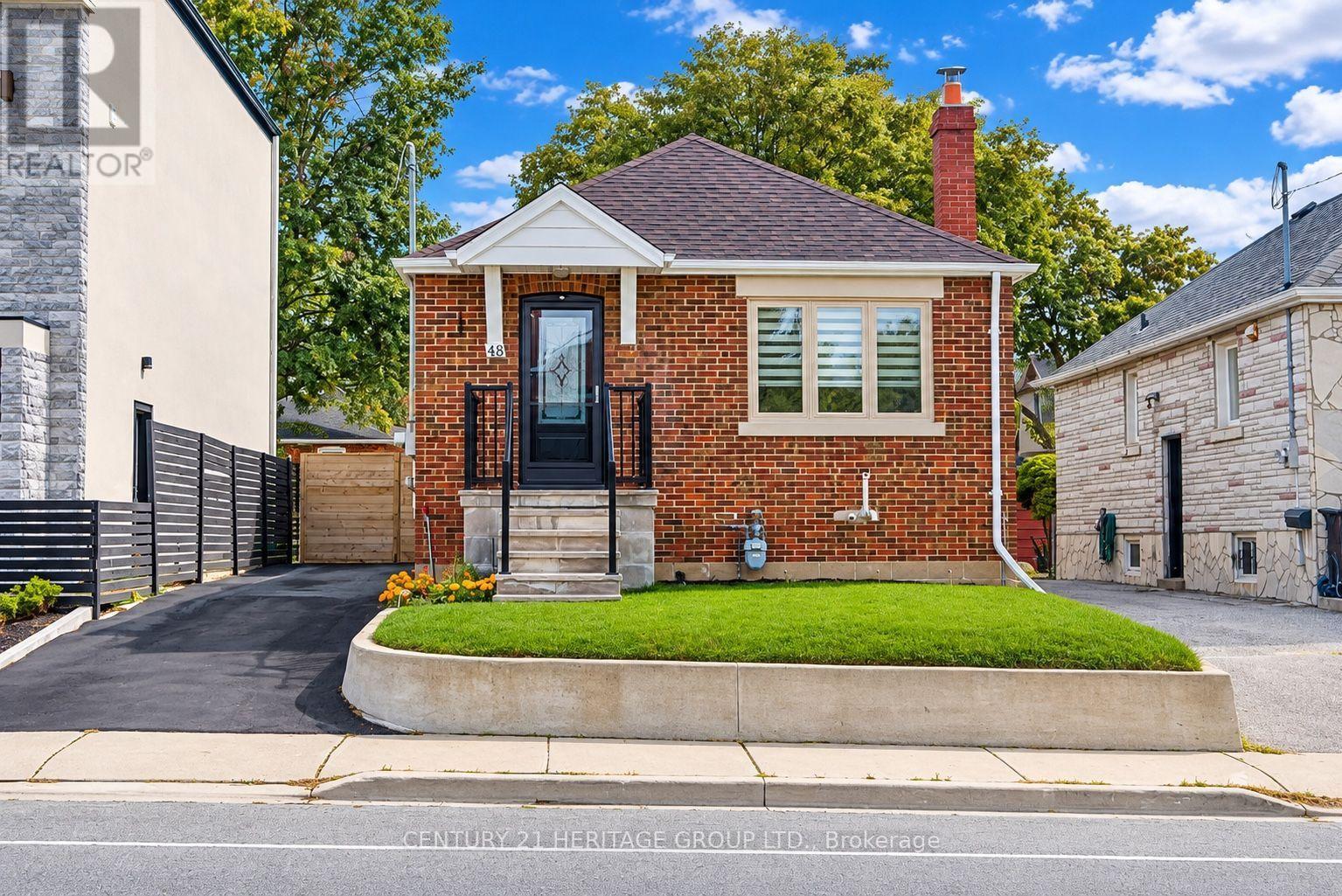 48 STEPHEN DRIVE, Toronto, Ontario