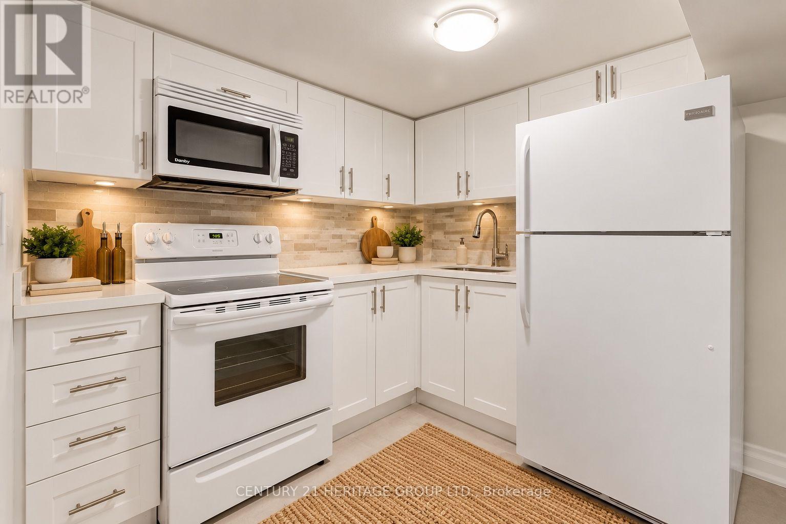 48 Stephen Drive, Toronto, Ontario  M8Y 3M6 - Photo 16 - W14122782