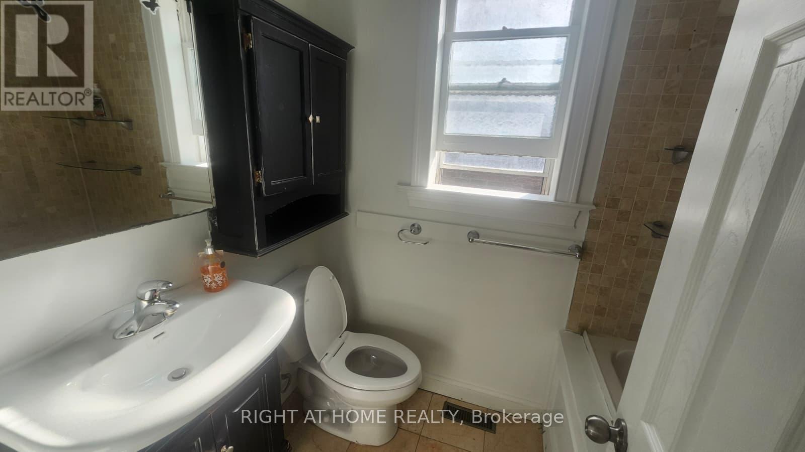1842 Keele Street, Toronto, Ontario  M6M 3X4 - Photo 14 - W14122784