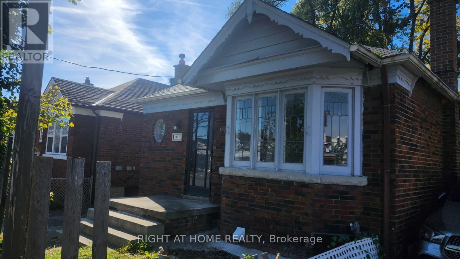 1842 Keele Street, Toronto, Ontario  M6M 3X4 - Photo 2 - W14122784