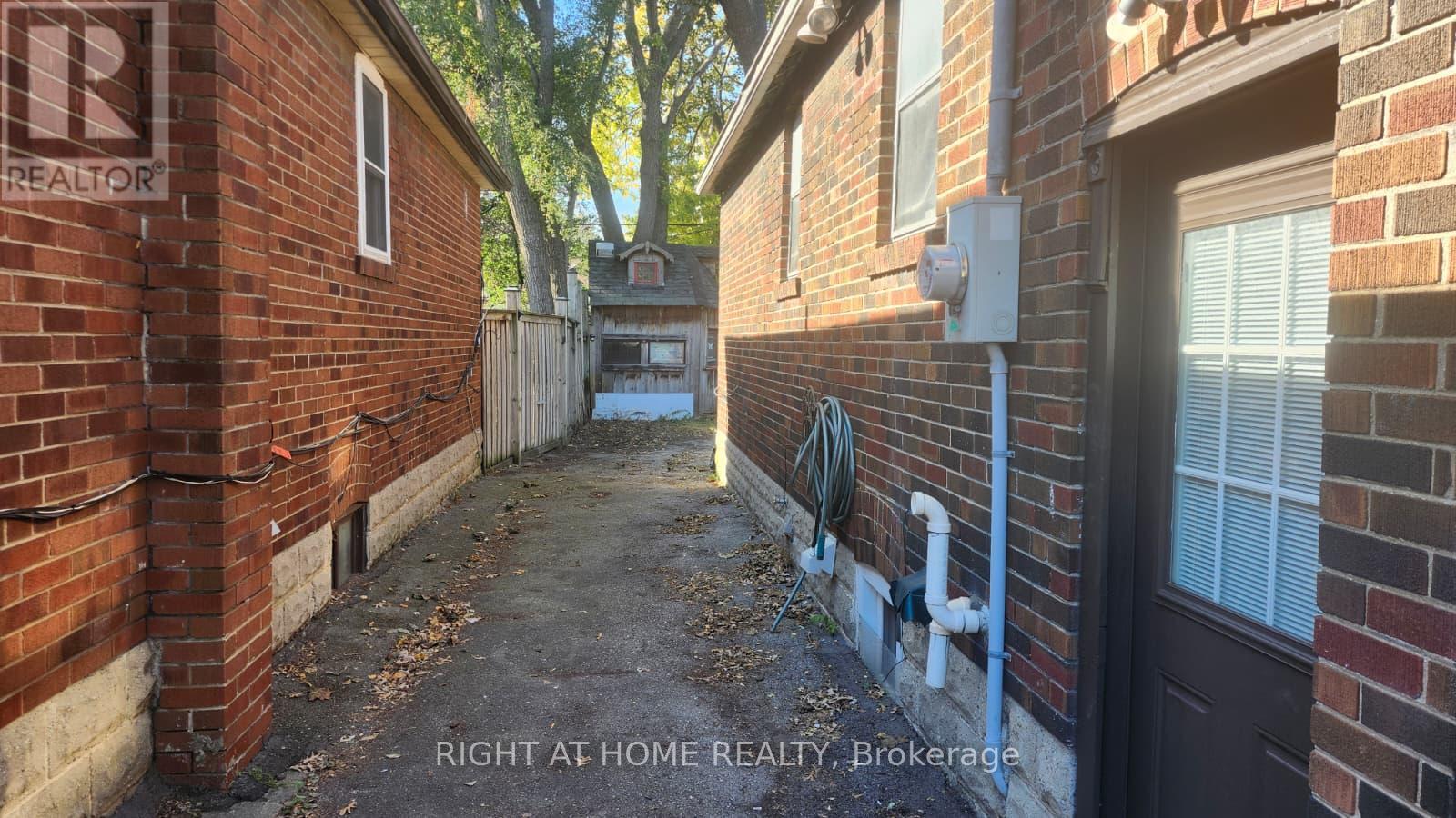 1842 Keele Street, Toronto, Ontario  M6M 3X4 - Photo 29 - W14122784