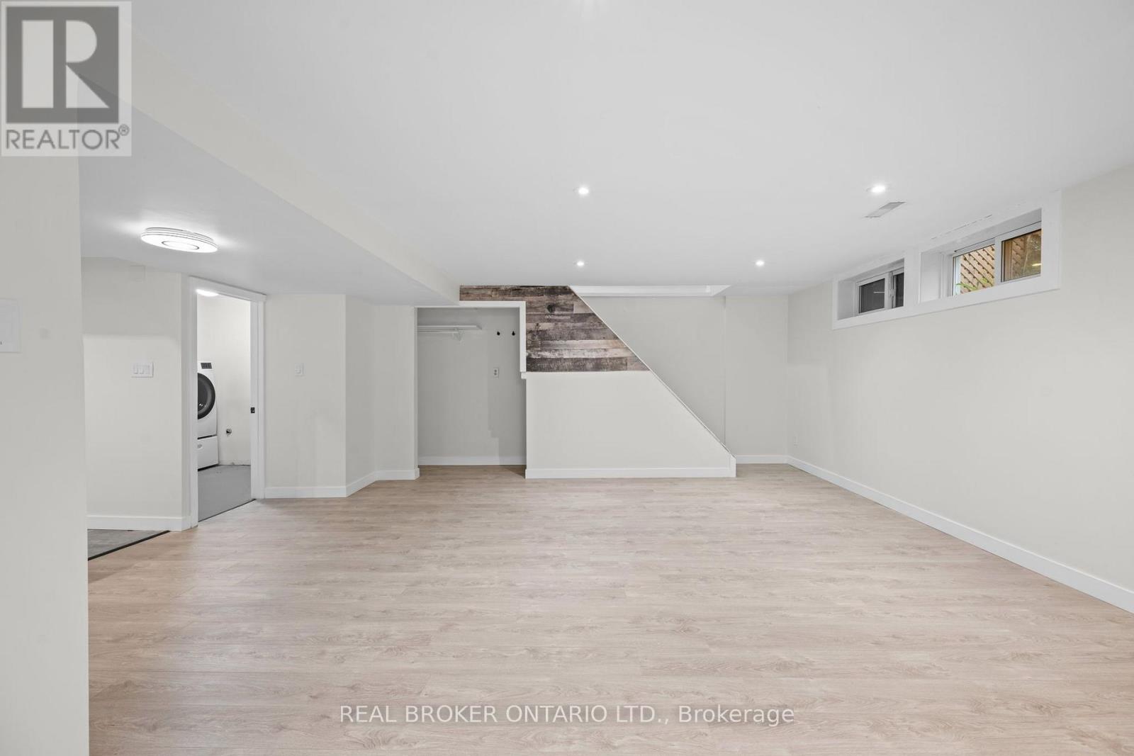 B - 28 Leeming Drive, Ottawa, Ontario  K2H 5P7 - Photo 10 - X14113122