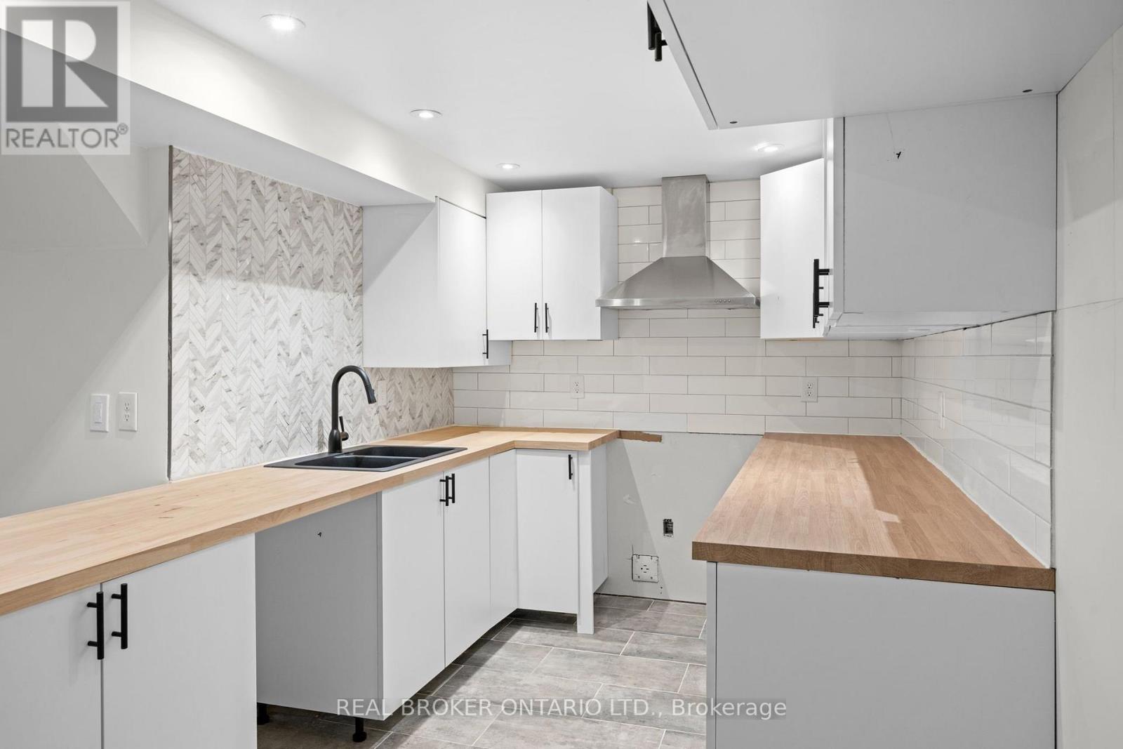 B - 28 Leeming Drive, Ottawa, Ontario  K2H 5P7 - Photo 20 - X14113122