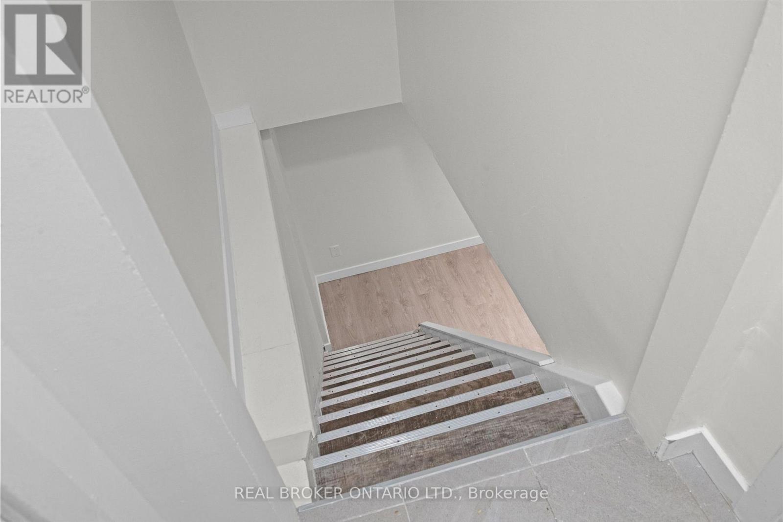 B - 28 Leeming Drive, Ottawa, Ontario  K2H 5P7 - Photo 7 - X14113122