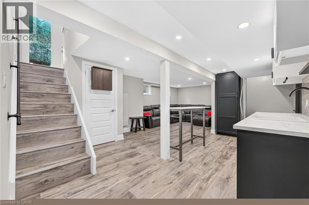102 Lovers Lane, Ancaster, Ontario  L9G 1G7 - Photo 31 - 40873908