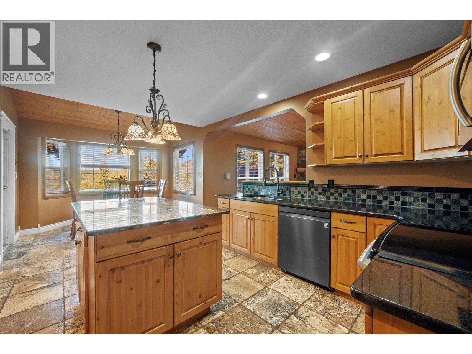 2321 Salo Road, Sorrento, British Columbia  V0E 2W1 - Photo 18 - 10404255
