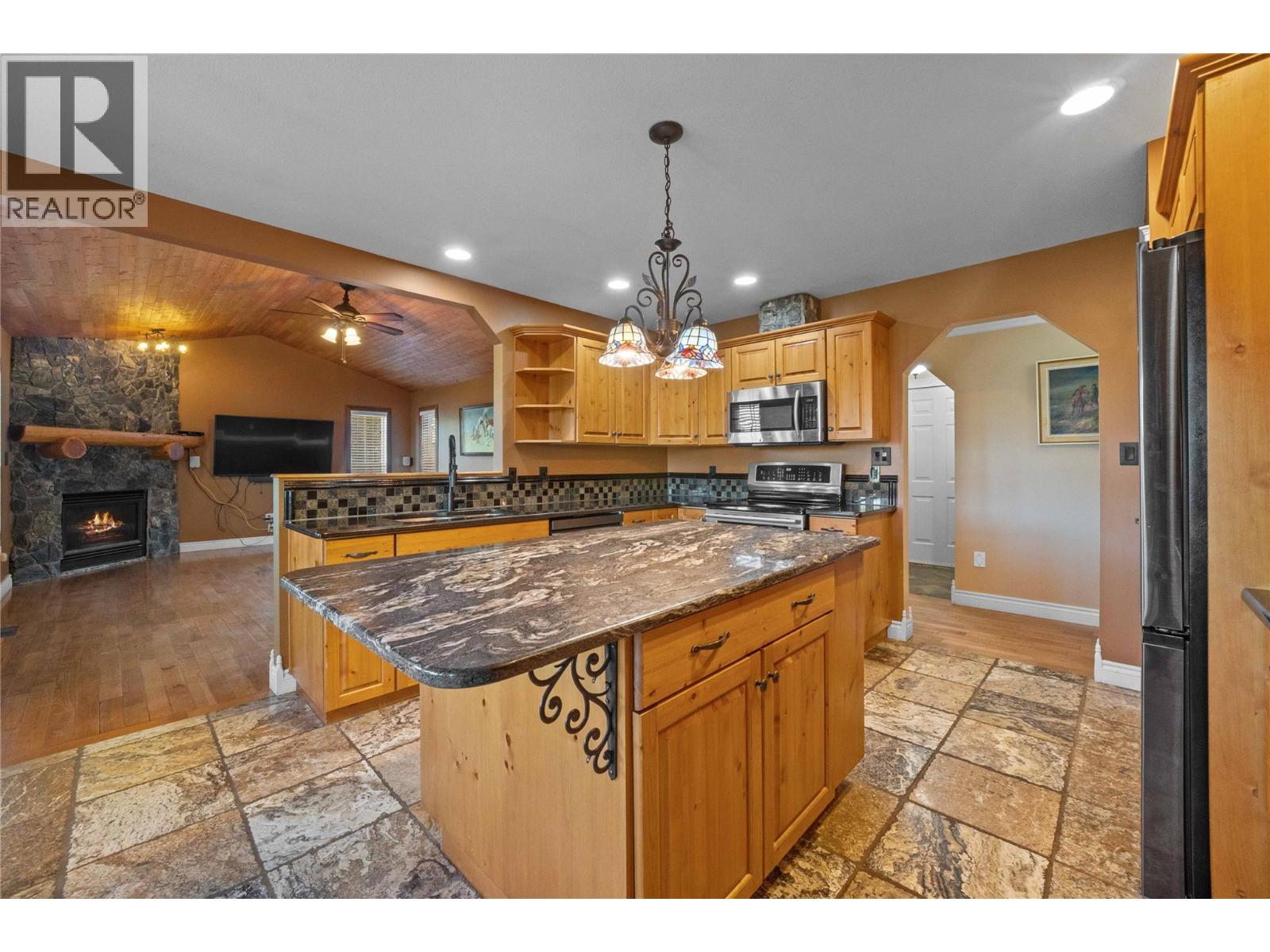 2321 Salo Road, Sorrento, British Columbia  V0E 2W1 - Photo 21 - 10404255