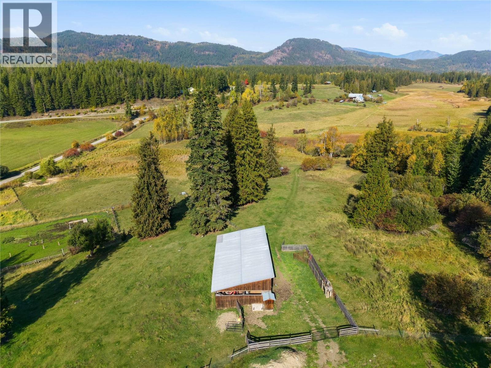 2321 Salo Road, Sorrento, British Columbia  V0E 2W1 - Photo 5 - 10404255
