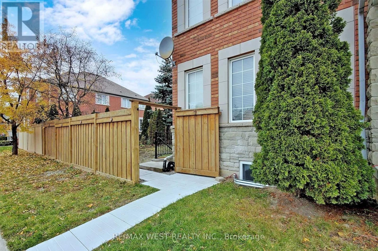 Bsmt - 30 Williamson Drive W, Ajax (Northwest Ajax), Ontario  L1T 4M8 - Photo 2 - E14122870