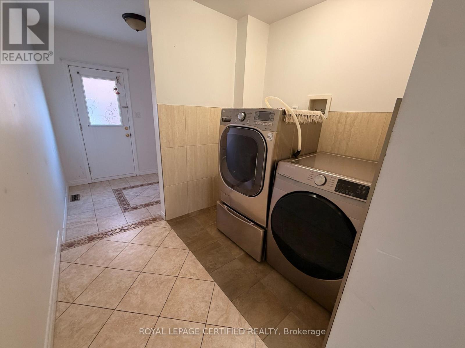 1561 Wintergrove Gardens, Mississauga, Ontario  L5M 3Z9 - Photo 6 - W14122818