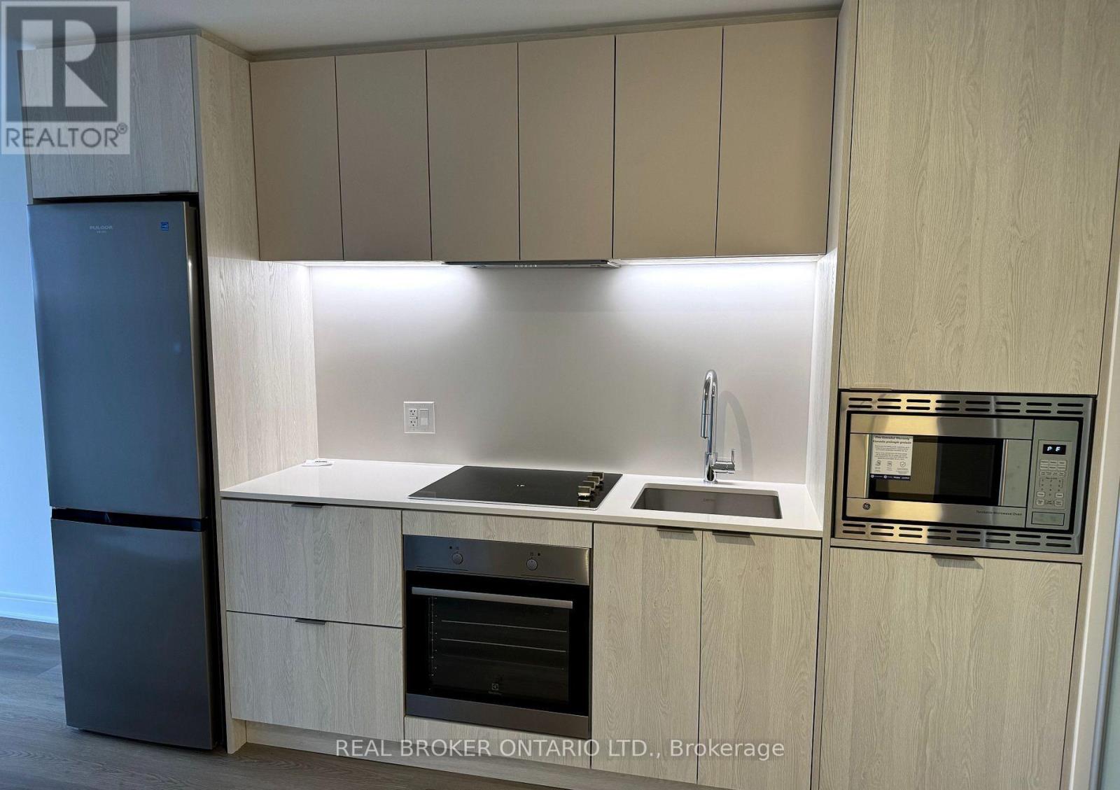 1605 - 86 Dundas Street E, Mississauga (Cooksville), Ontario  L5A 1W4 - Photo 2 - W14122822