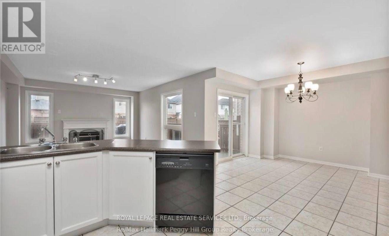 66 Livingston Road, Milton (De Dempsey), Ontario  L9T 6B7 - Photo 3 - W14122834