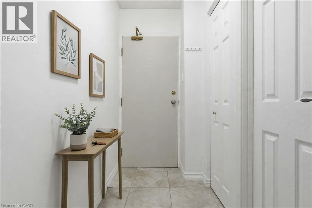 500 Westmount Road W Unit# 408, Kitchener, Ontario  N2M 5M9 - Photo 2 - 40874100