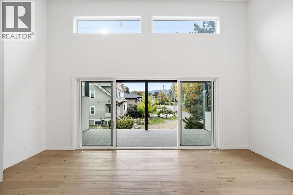 1080 9 Avenue NE Unit# 1