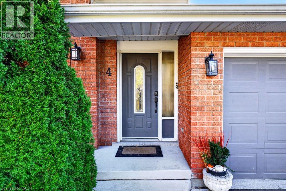 4 Vance Crescent, Waterdown, Ontario L8B 0B8 - Photo 2 - 40874179