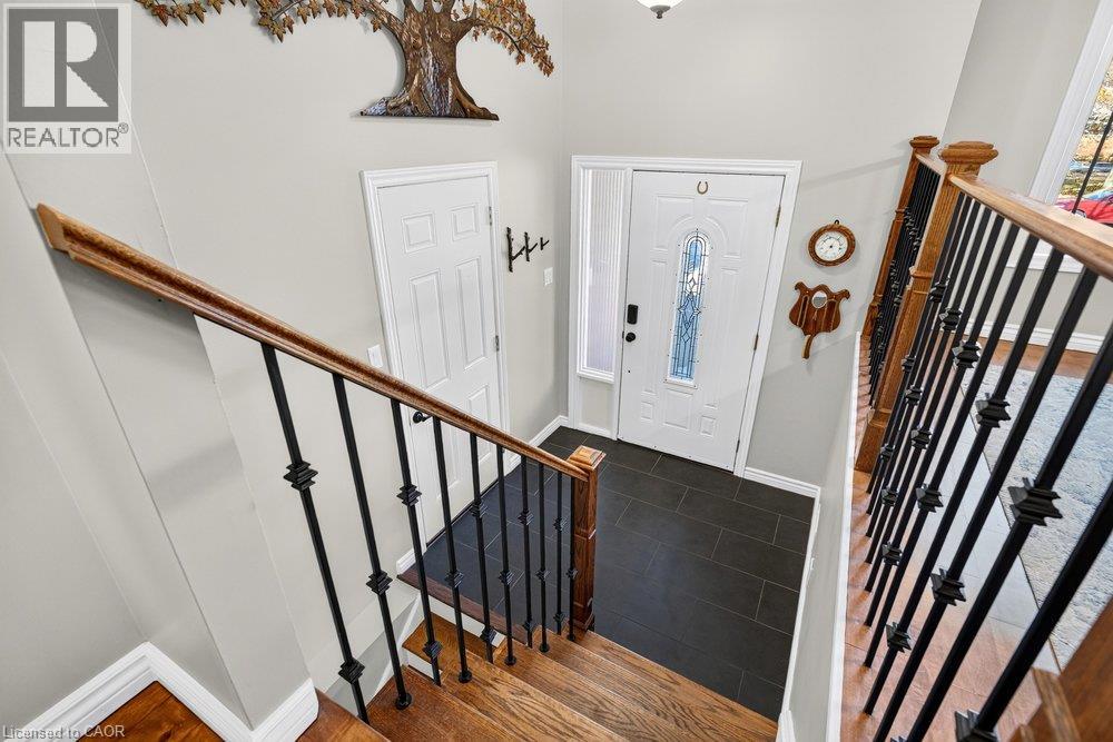 4 Vance Crescent, Waterdown, Ontario L8B 0B8 - Photo 4 - 40874179