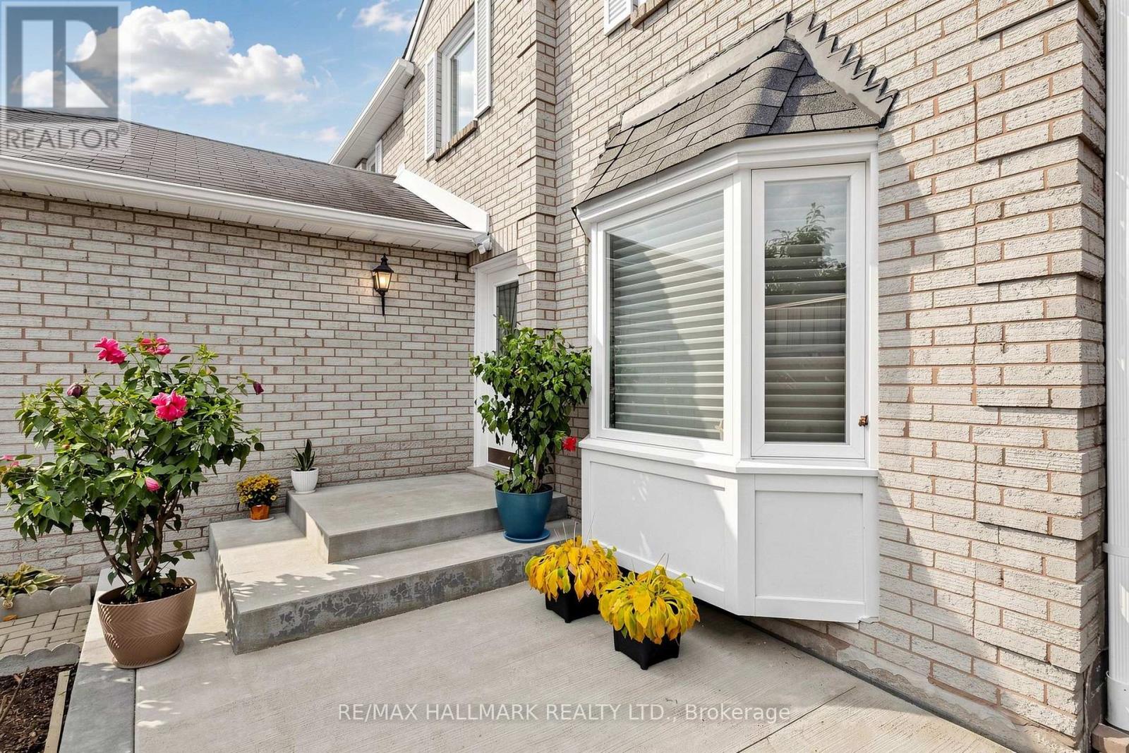 4478 Mayflower Drive, Mississauga (Hurontario), Ontario  L5R 1S6 - Photo 3 - W14122896