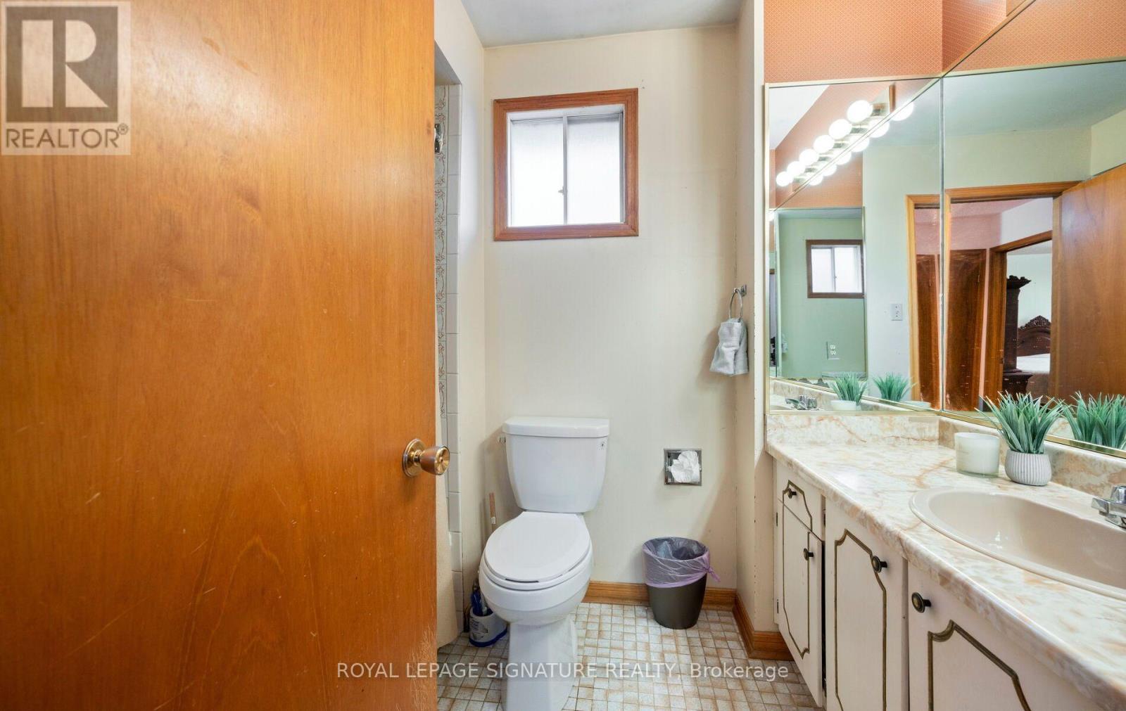 129 Cavell Avenue, Toronto, Ontario  M8V 1P5 - Photo 35 - W14122906