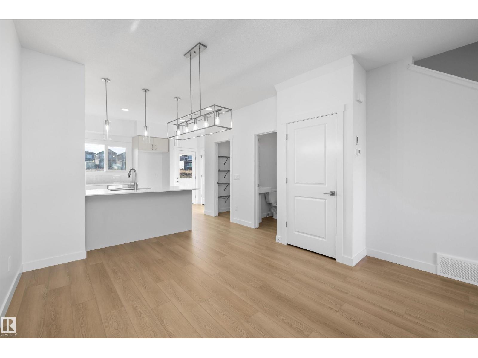 4552 Warbler Lo Nw, Edmonton, Alberta  T5S 0W8 - Photo 10 - E4500353