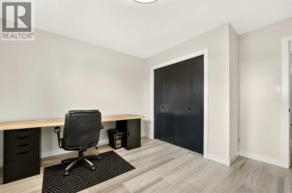 35 Ermineglen Road N