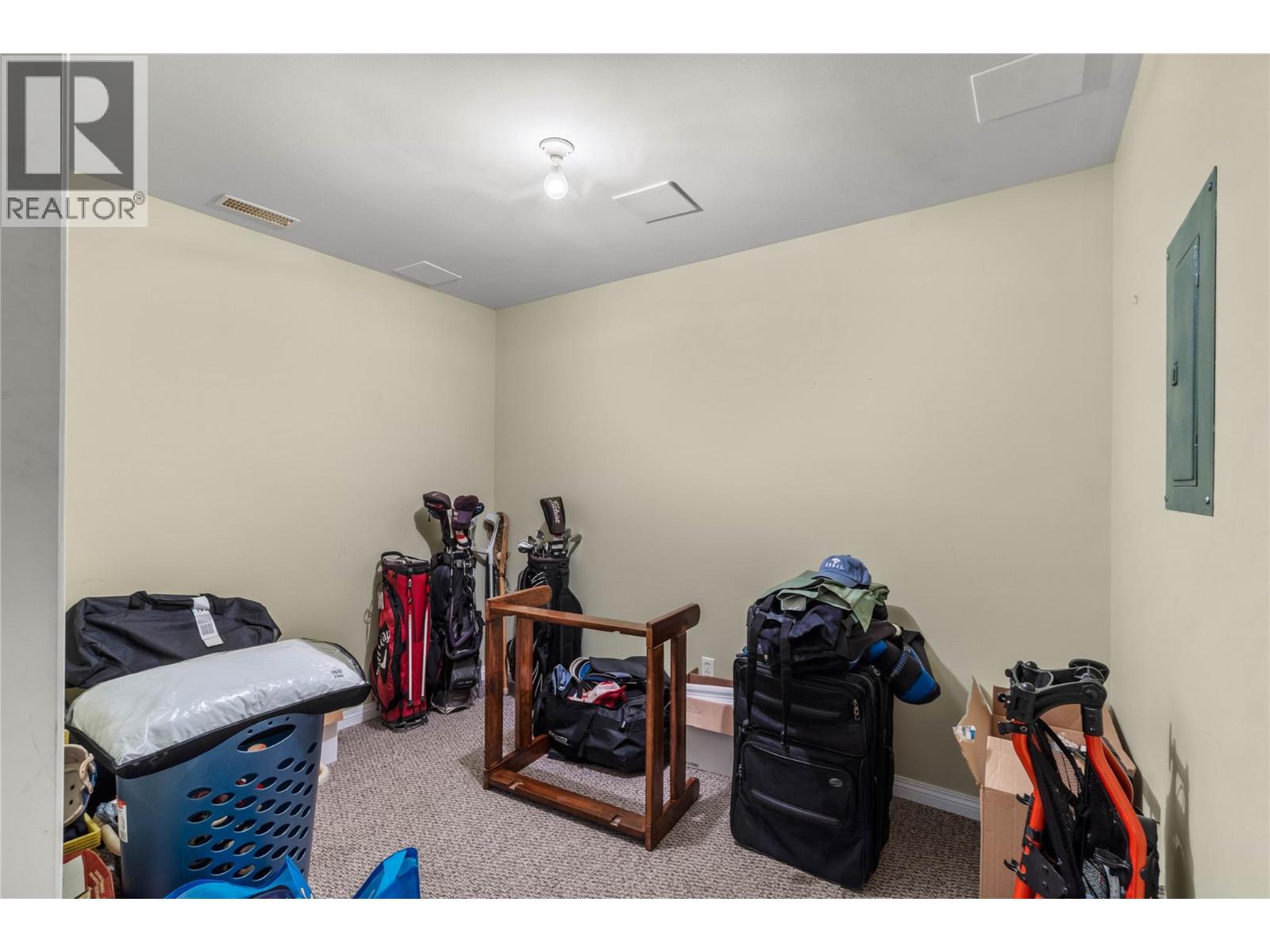 1104 QUAIL Drive Unit# 27