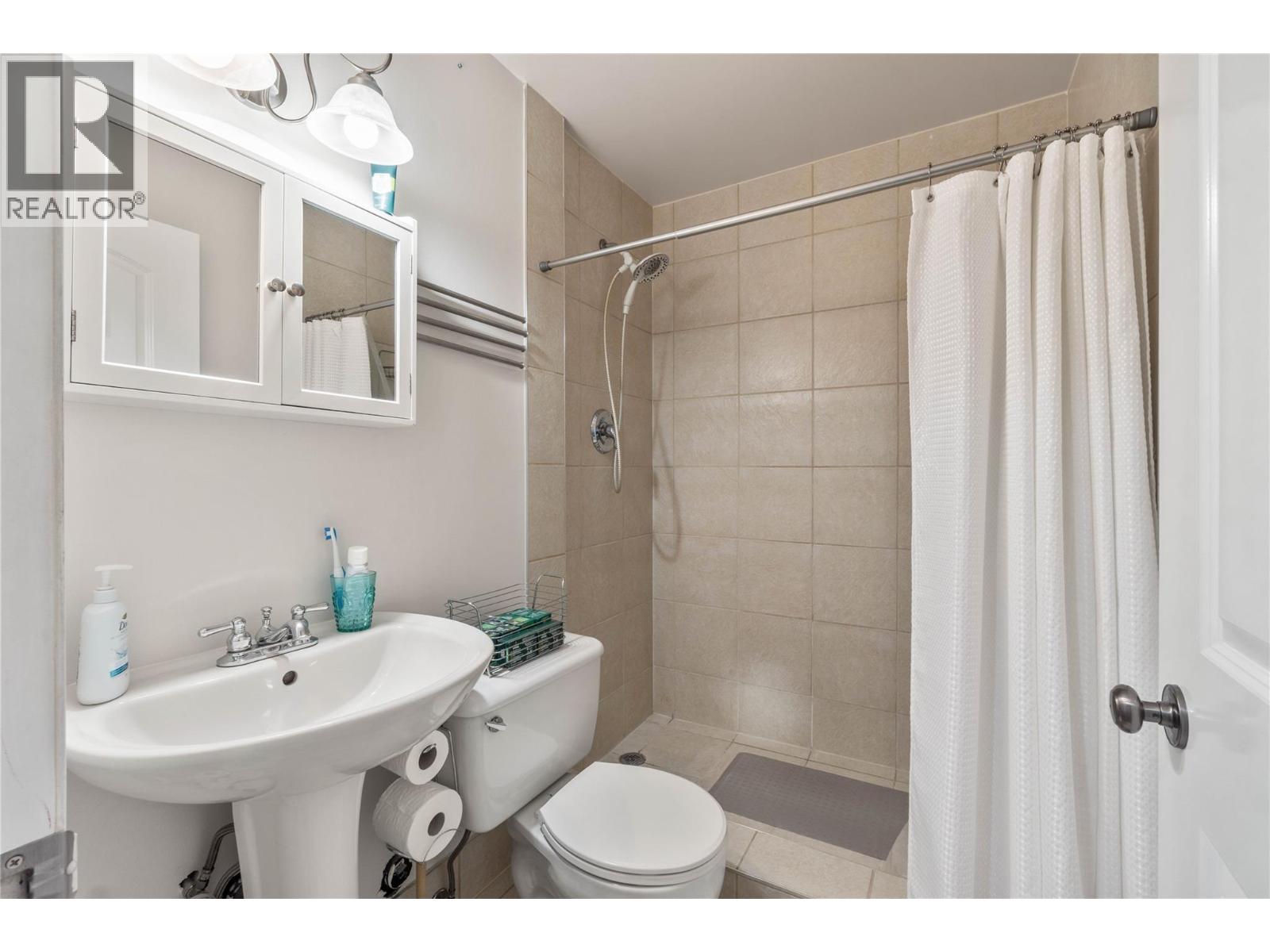 1104 QUAIL Drive Unit# 27