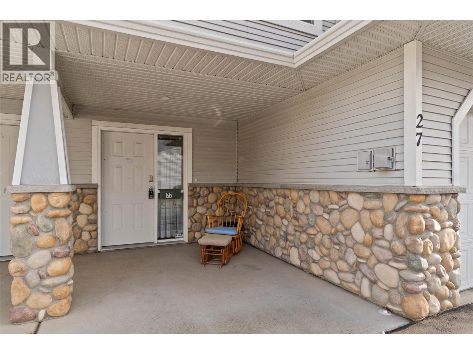 1104 QUAIL Drive Unit# 27