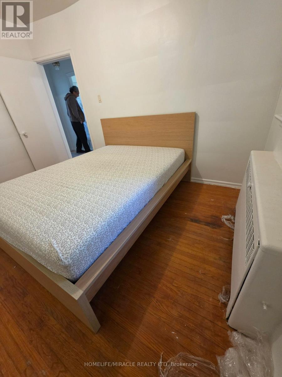 Main - U-1 - 23 Tardree Place, Toronto, Ontario  M1R 3X2 - Photo 7 - E14122932