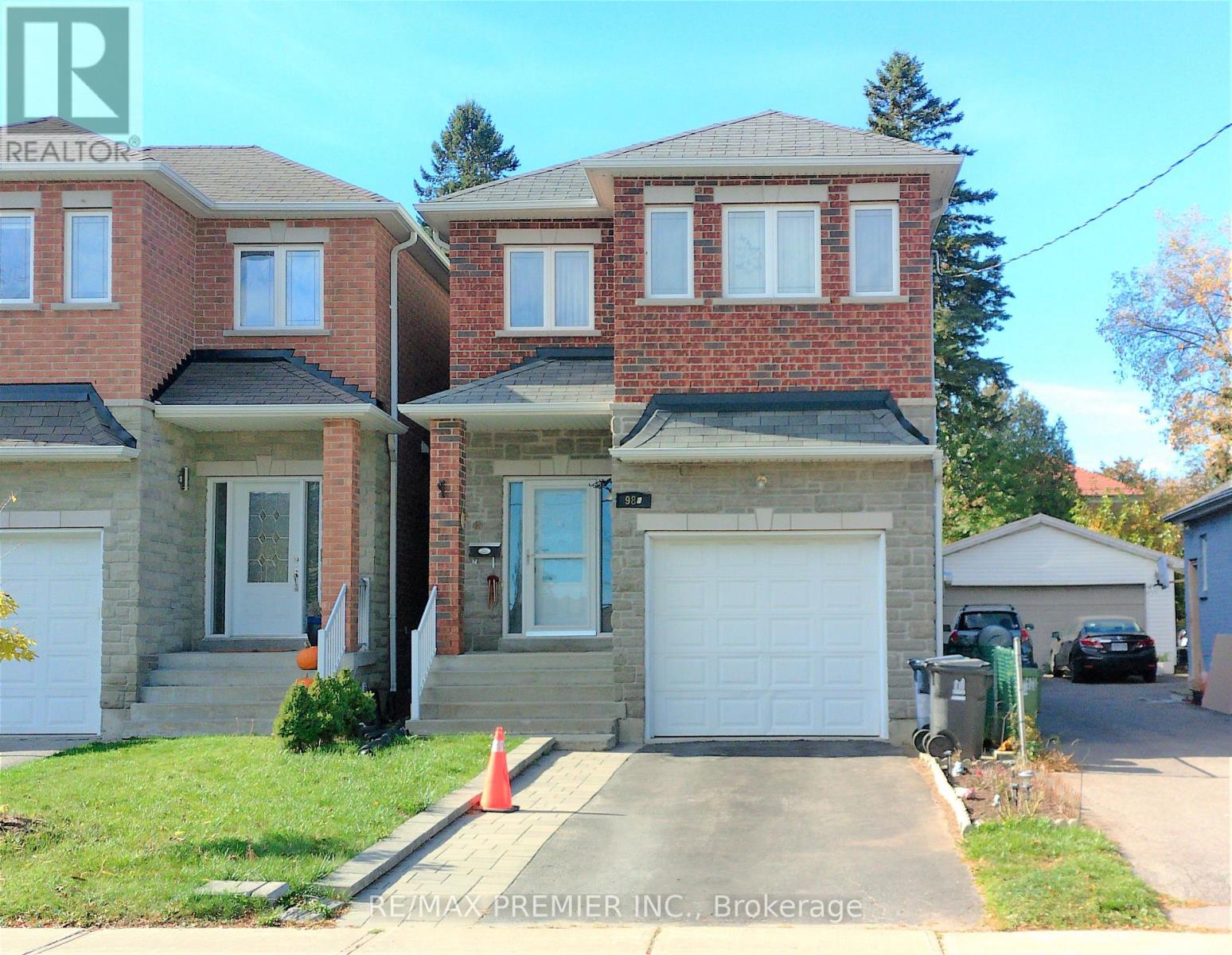 98B HEALE AVENUE, Toronto, Ontario