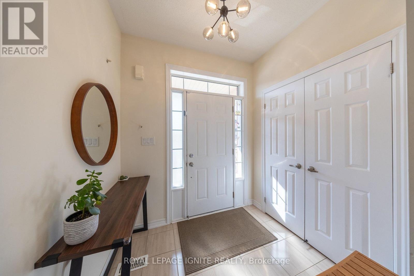 21 Sail Road, Brampton, Ontario  L7A 4W7 - Photo 3 - W14122934