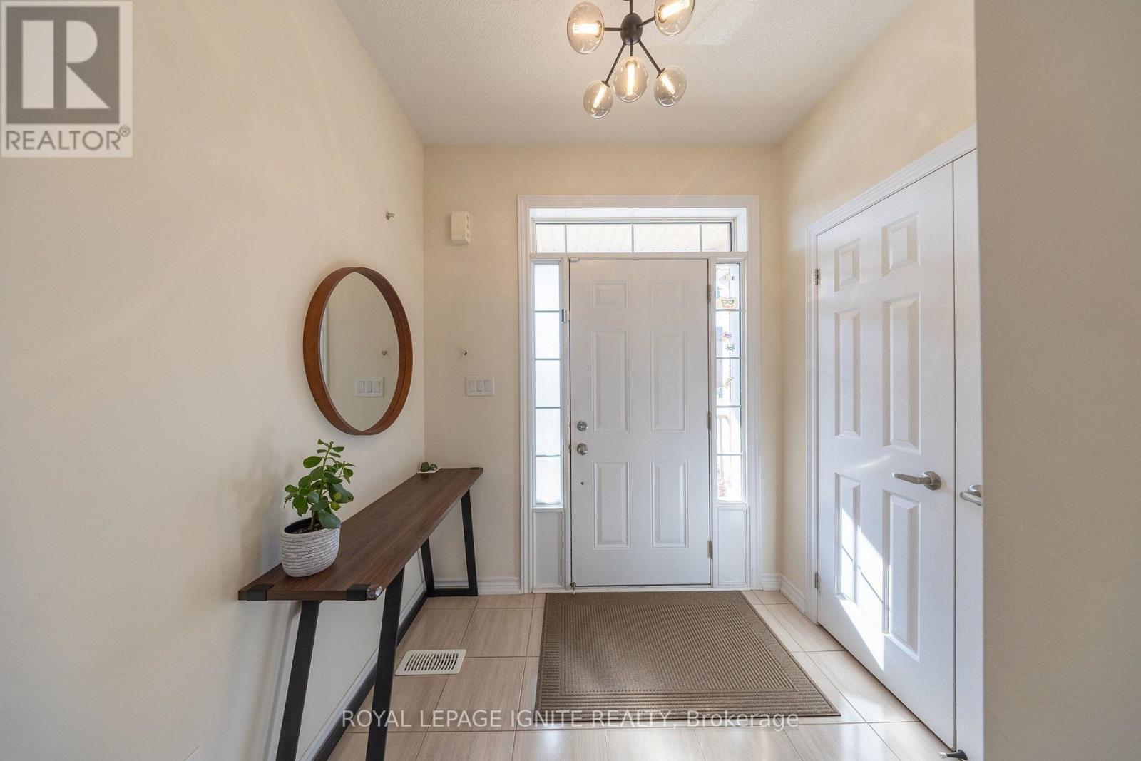 21 Sail Road, Brampton, Ontario  L7A 4W7 - Photo 4 - W14122934