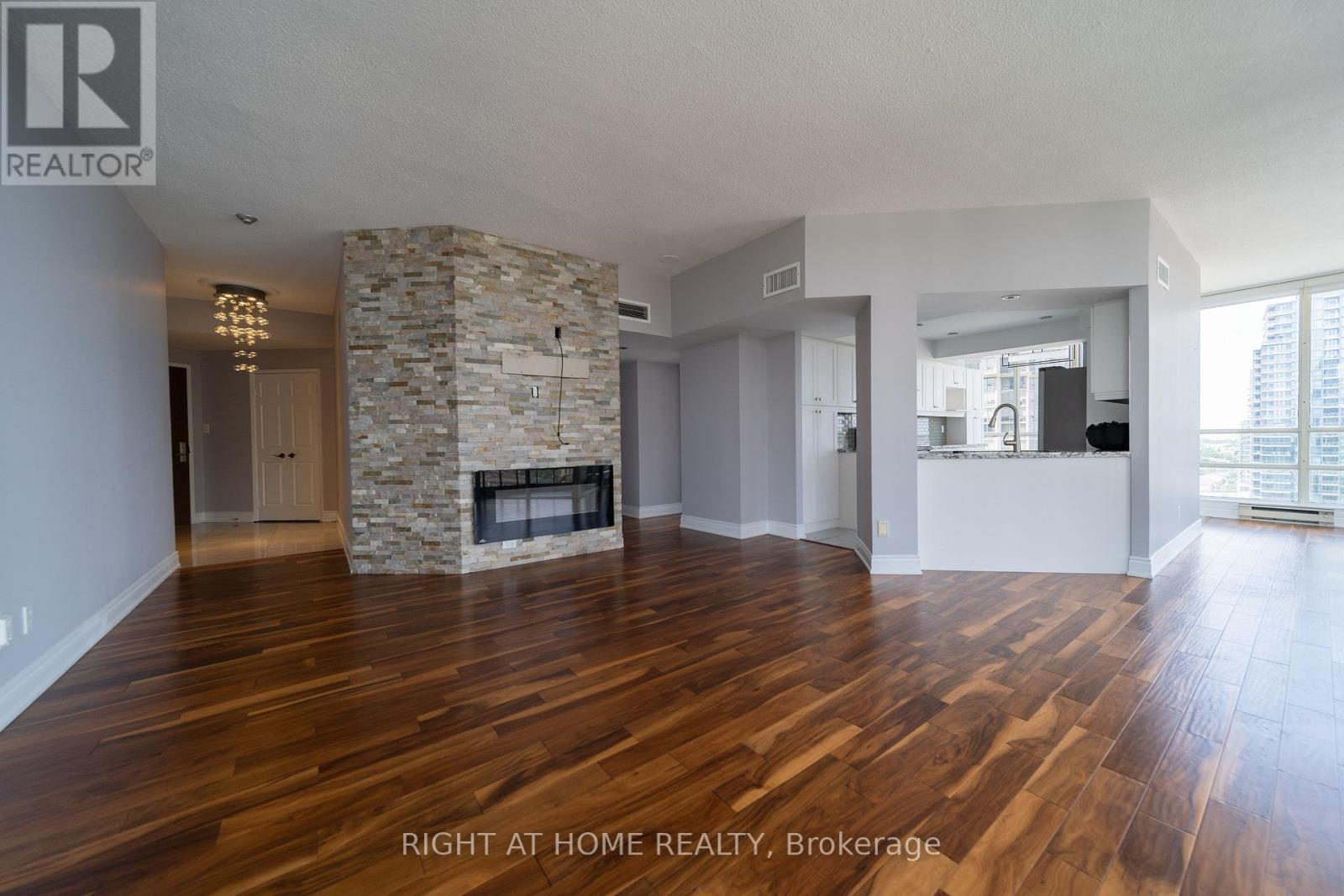 1910 - 45 KINGSBRIDGE GARDEN CIRCLE, Mississauga, Ontario